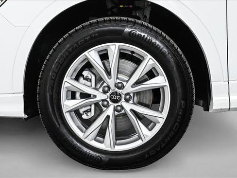 Certified 2025 Audi Q3 2.0T Premium w/ Convenience Package image 25