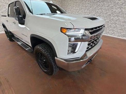 Used 2023 Chevrolet Silverado 2500 LTZ AWD/4WD image 9