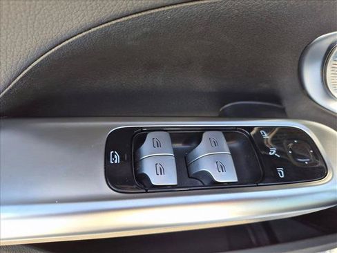 Used 2023 Mercedes-Benz C 300 Sedan image 10