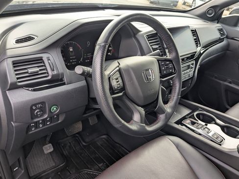 Certified 2025 Honda Ridgeline Black Edition image 16