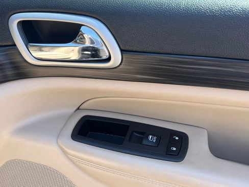 Used 2022 Jeep Grand Cherokee Laredo E w/ Security & Convenience Group image 13