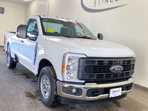 New 2026 Ford F250 XL w/ XL Chrome Package image 2