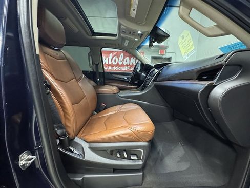 Used 2019 Cadillac Escalade ESV Luxury image 9