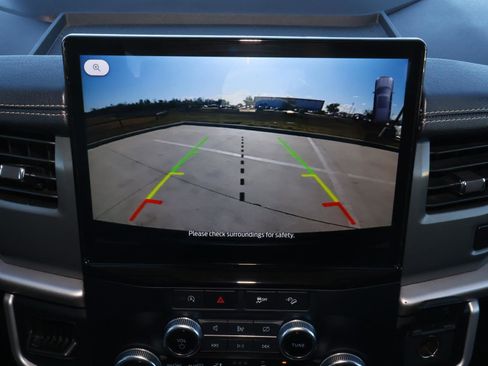 Used 2023 Ford Expedition XLT image 33