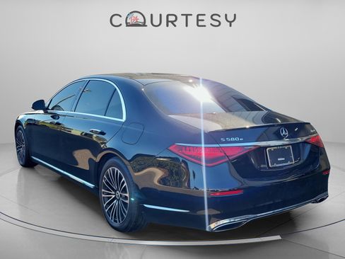 Used 2025 Mercedes-Benz S 580e S 580e image 2