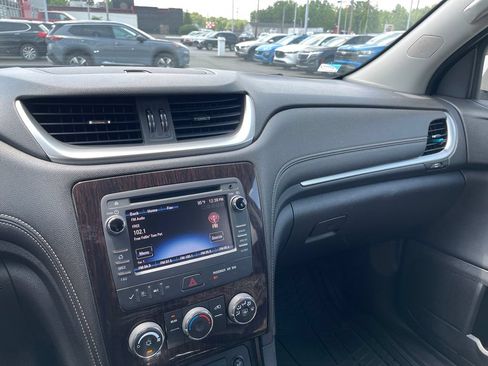 Used 2015 Chevrolet Traverse LT AWD/4WD image 16