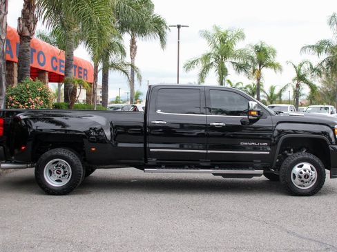 Used 2018 GMC Sierra 3500 Denali w/ Duramax Plus Package image 6