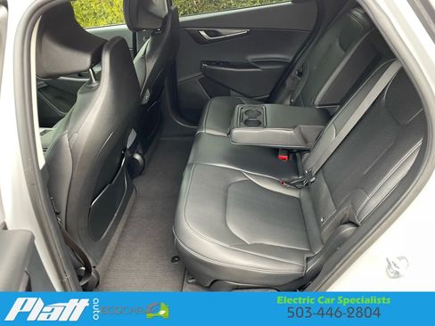 Used 2025 Kia EV6 Wind image 40
