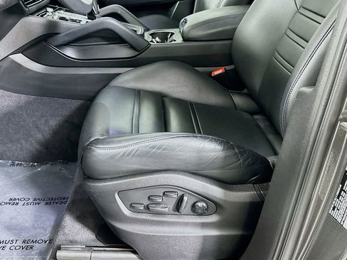 Certified 2023 Porsche Cayenne Coupe image 21