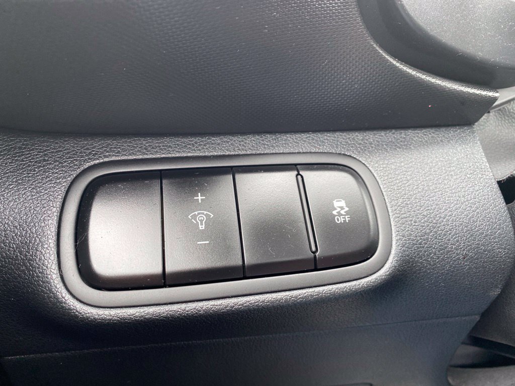 Certified 2024 Hyundai Venue SEL FWD image 23