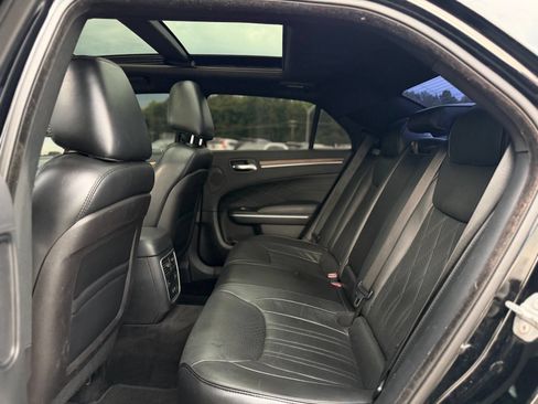 Used 2015 Chrysler 300 C Platinum w/ Harman/Kardon Audio Group RWD image 16