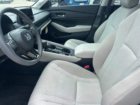 Used 2025 Honda Accord SE image 11