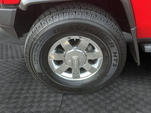 Used 2009 HUMMER H3T Alpha image 8