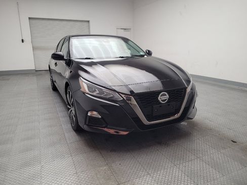 Used 2022 Nissan Altima 2.5 SR image 14