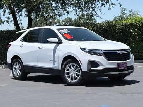 Used 2023 Chevrolet Equinox LT FWD image 2