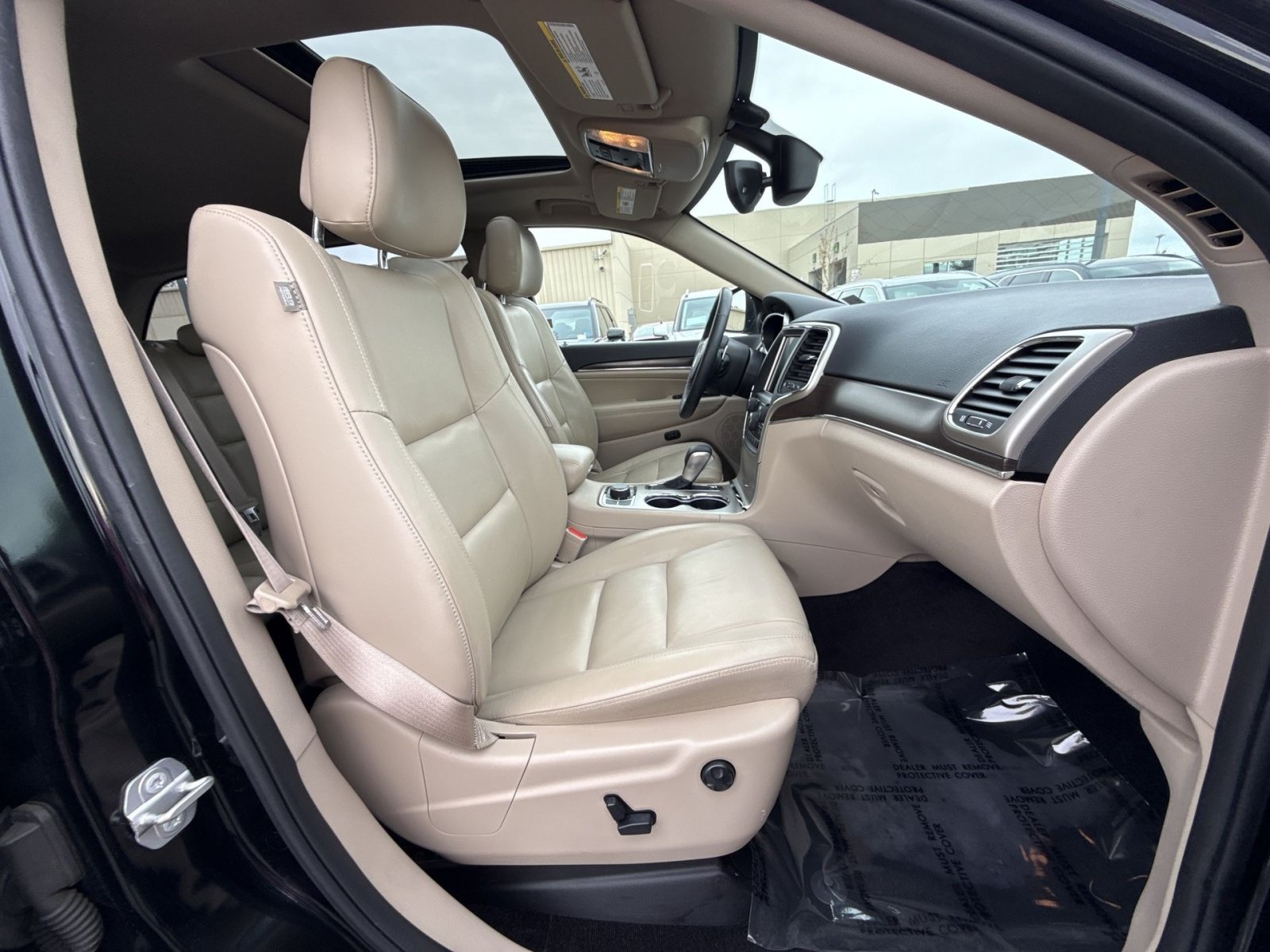 Used 2017 Jeep Grand Cherokee Limited AWD/4WD image 28