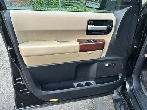 Used 2012 Toyota Sequoia Platinum image 10