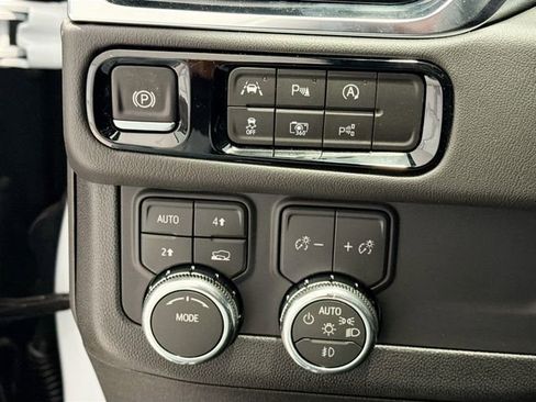 New 2026 GMC Yukon XL Denali w/ Sun & Power Step Package image 9