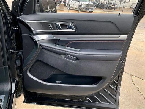 Used 2018 Ford Explorer Sport w/ Equipment Group 401A AWD/4WD image 27