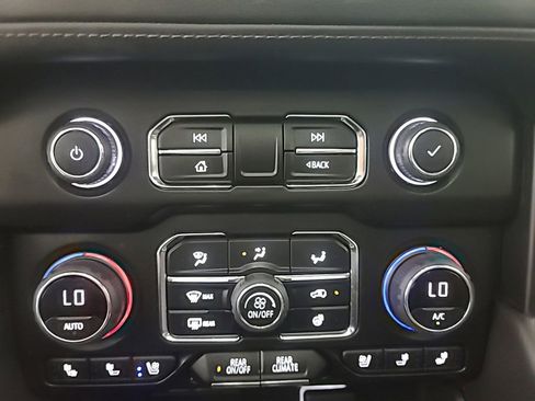 Used 2023 Chevrolet Tahoe High Country w/ Advanced Technology Package AWD/4WD image 39