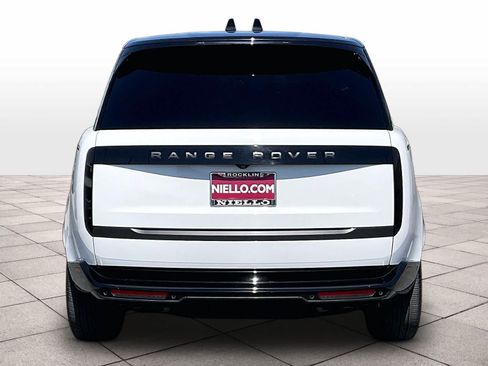 Used 2025 Land Rover Range Rover SE AWD/4WD image 4