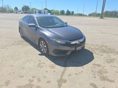 Used 2018 Honda Civic EX image 1