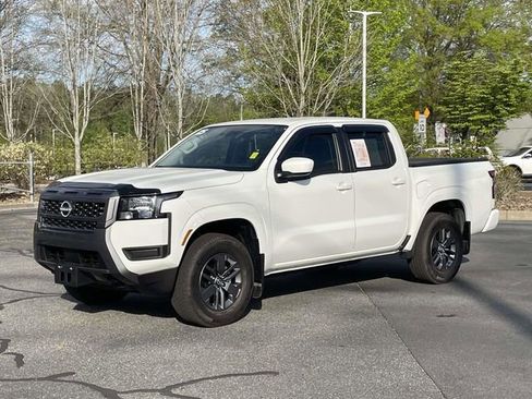 Used 2025 Nissan Frontier SV AWD/4WD image 1