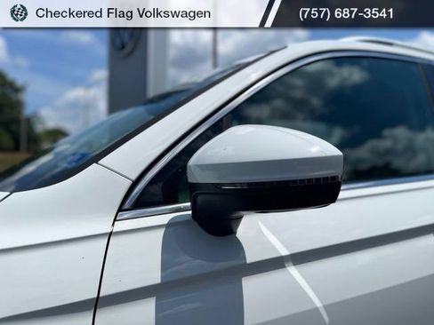 Used 2019 Volkswagen Tiguan SEL Premium AWD/4WD image 2