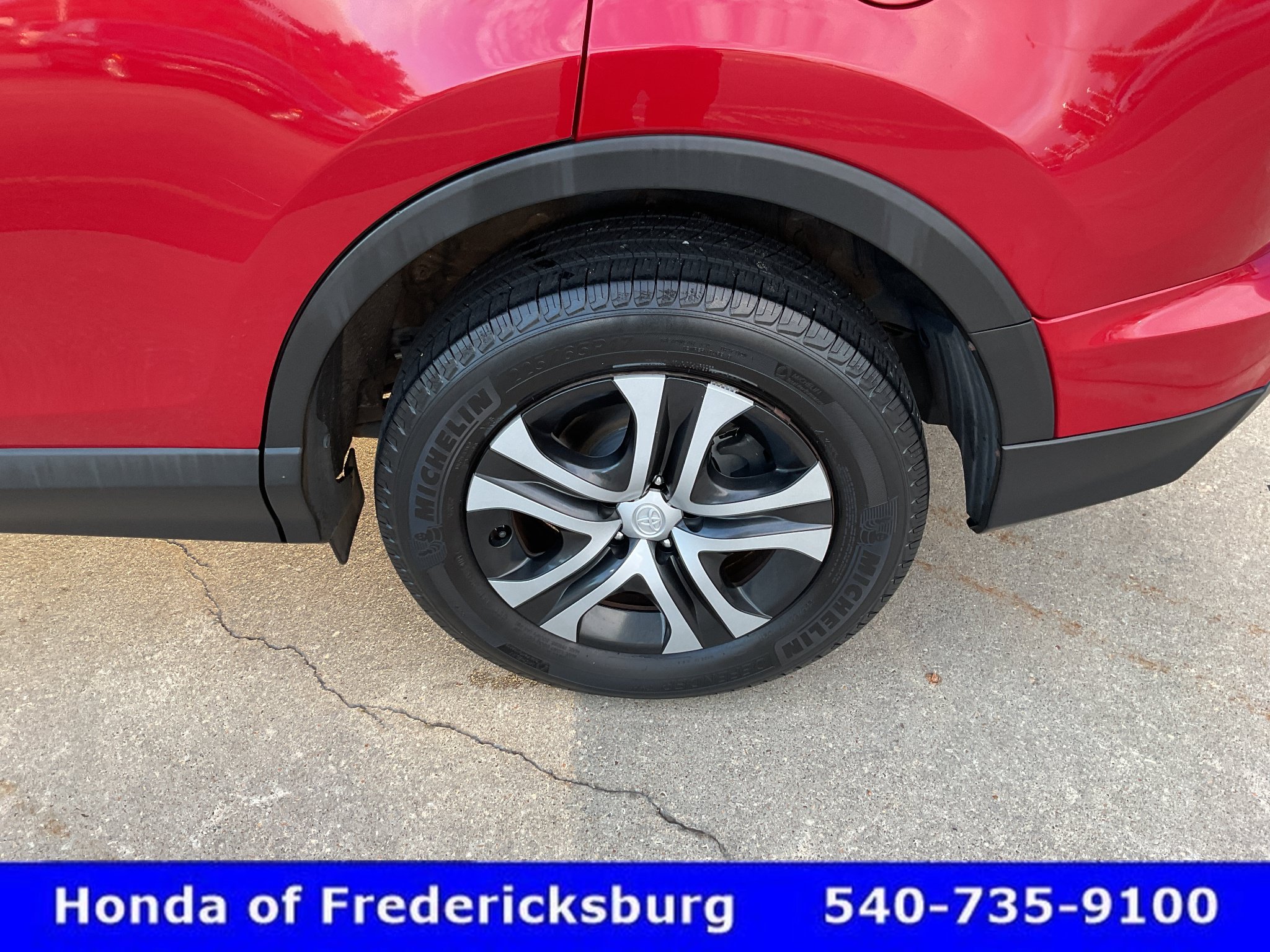 Used 2017 Toyota RAV4 LE AWD/4WD image 11