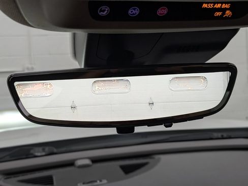 Used 2023 Buick Envision Avenir AWD/4WD image 8