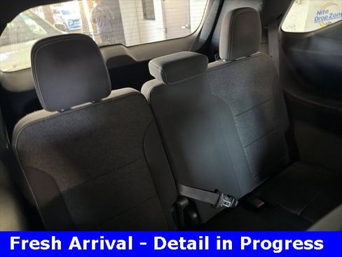 Used 2024 Chevrolet Traverse LT image 28