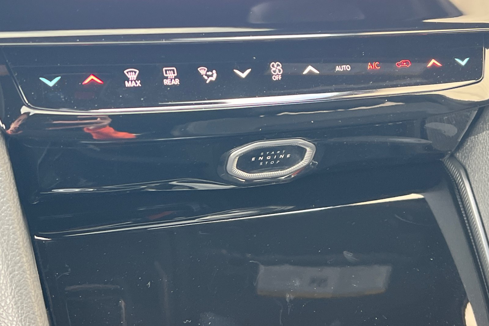New 2026 Jeep Grand Cherokee Altitude AWD/4WD image 24