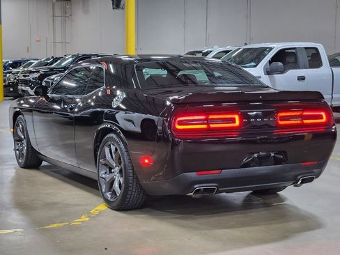 Used 2019 Dodge Challenger GT w/ Driver Convenience Group image 11
