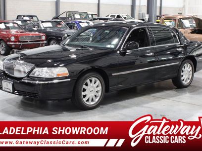 Used 2006 Lincoln Town Car Signature Limited