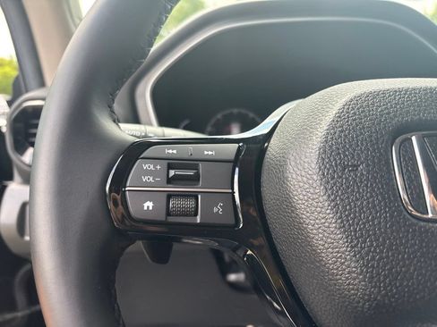 Used 2025 Honda Pilot Touring image 20