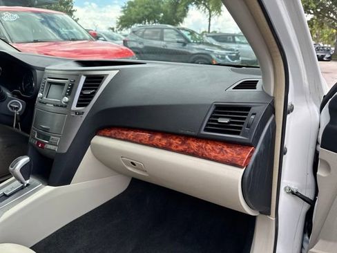 Used 2012 Subaru Outback 3.6R Limited w/ Moonroof Pkg AWD/4WD image 11