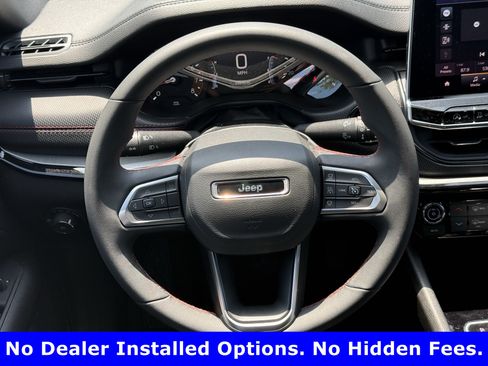 Used 2025 Jeep Compass Trailhawk AWD/4WD image 17