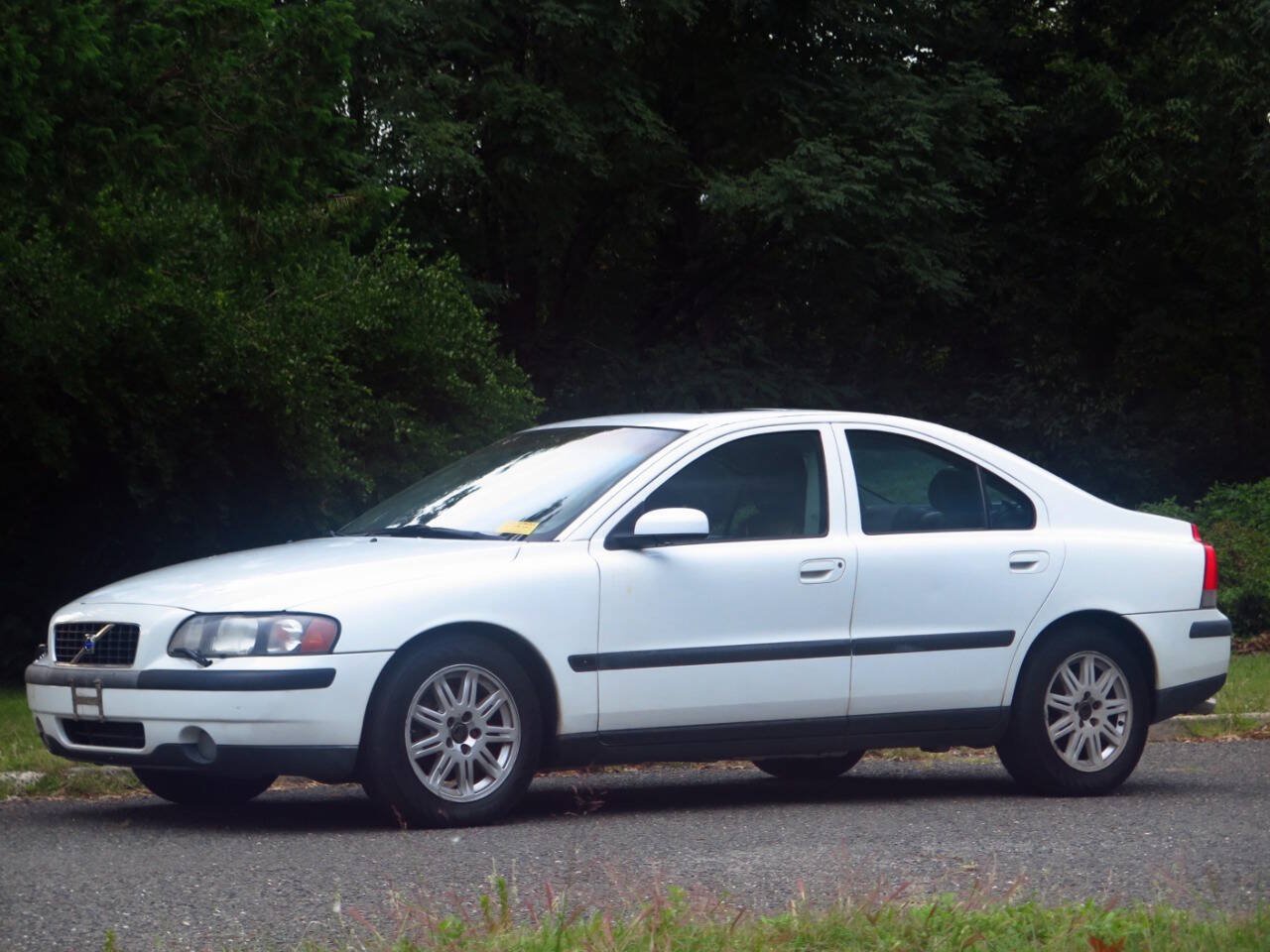 Used 2004 Volvo S60 2.5T FWD image 1