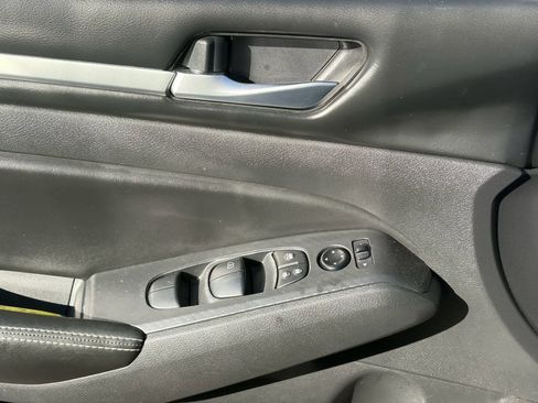 Used 2022 Nissan Altima 2.5 SV image 15