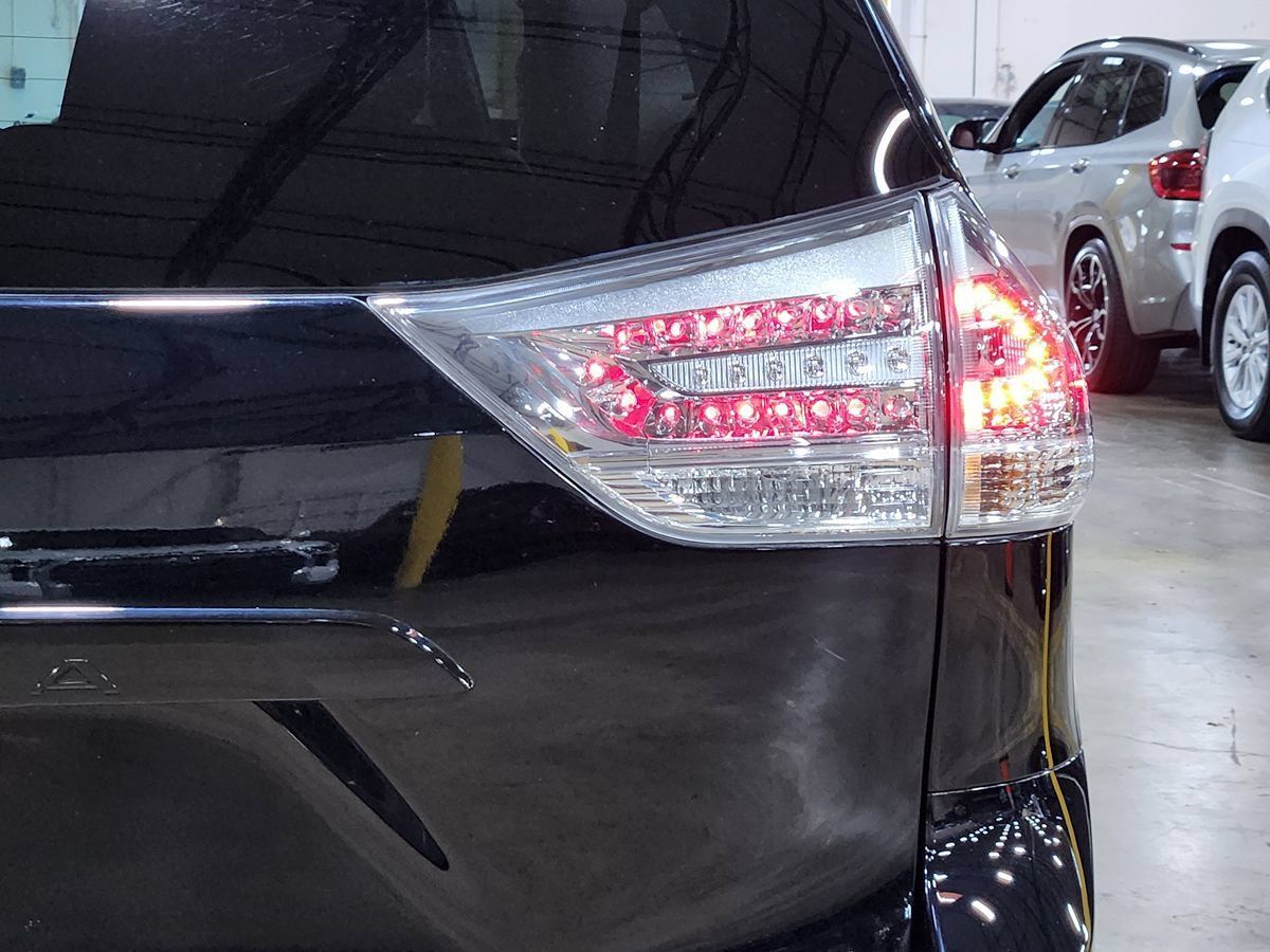 Used 2017 Toyota Sienna SE FWD image 20
