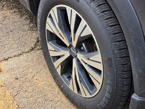 Used 2023 Nissan Rogue SV FWD image 5