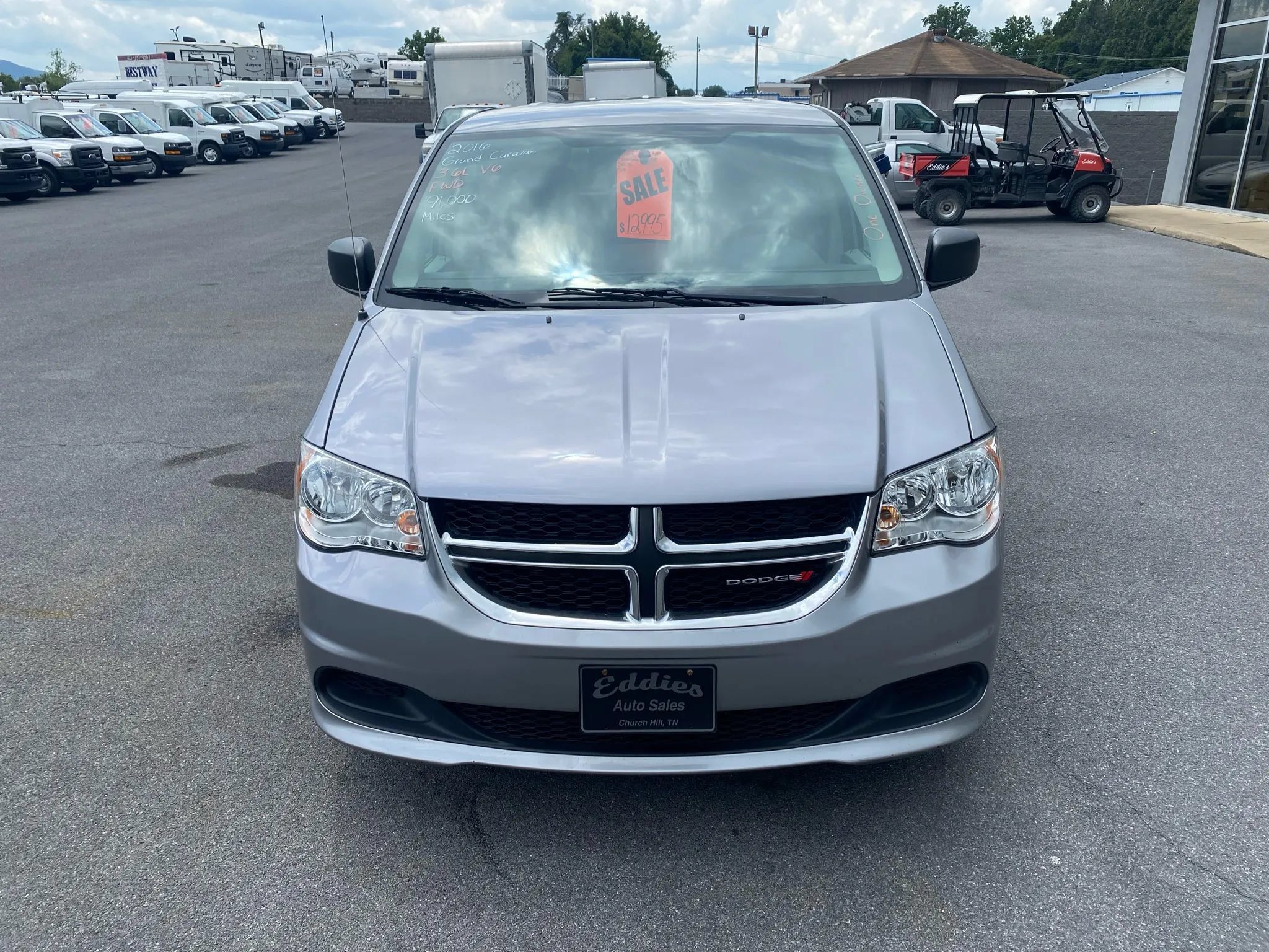 Used 2016 Dodge Grand Caravan SE w/ Quick Order Package 29E SE FWD image 2
