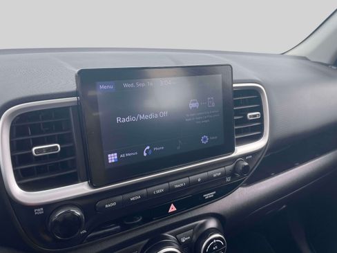 Used 2022 Hyundai Venue SEL FWD image 22