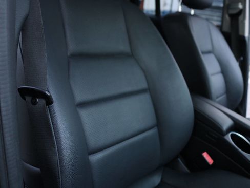 Used 2015 Mercedes-Benz GLK 350 GLK 350 4MATIC AWD 4dr SUV image 22