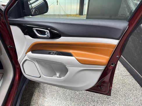 Used 2022 Jeep Compass Limited image 26