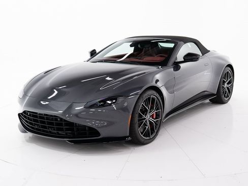 Used 2021 Aston Martin V8 Vantage Roadster image 10