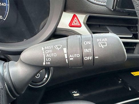 Used 2025 Toyota Sienna Platinum image 38