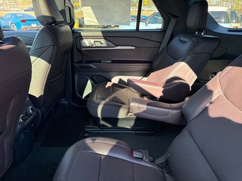New 2026 Ford Explorer Platinum image 26
