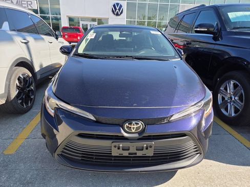 Used 2023 Toyota Corolla LE FWD image 2
