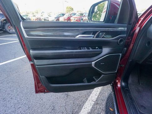 Used 2022 Jeep Wagoneer Series III w/ Convenience Group I image 16